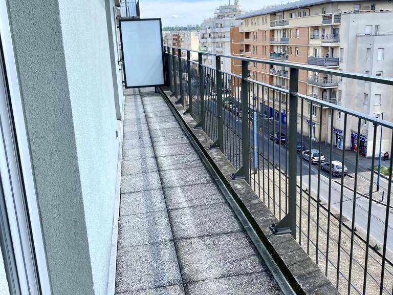 2 Pièces récent en dernier étage avec terrasse de 11.69 m2 — photo 1