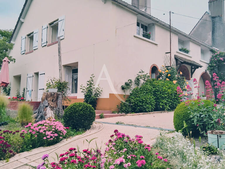 Maison ancienne bord de Loire Saint Denis de L'Hôtel. — photo 1