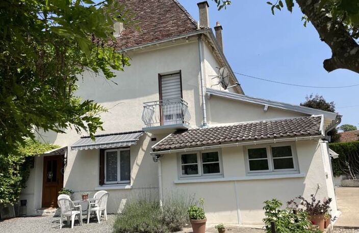 Maison de bourg de 7 pièces principales — photo 2