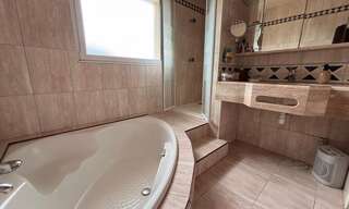 Maison 7 Pièces 206 m² à vendre à Fontaines-Saint-Martin (69270)