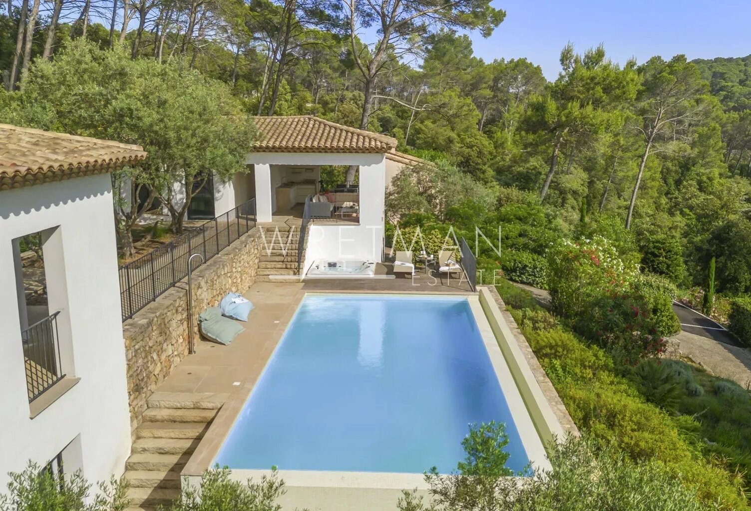 Villa contemporaine d’architecte avec piscine et vue panoramique — photo 1