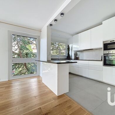 Appartement 3 pièces 2217 €