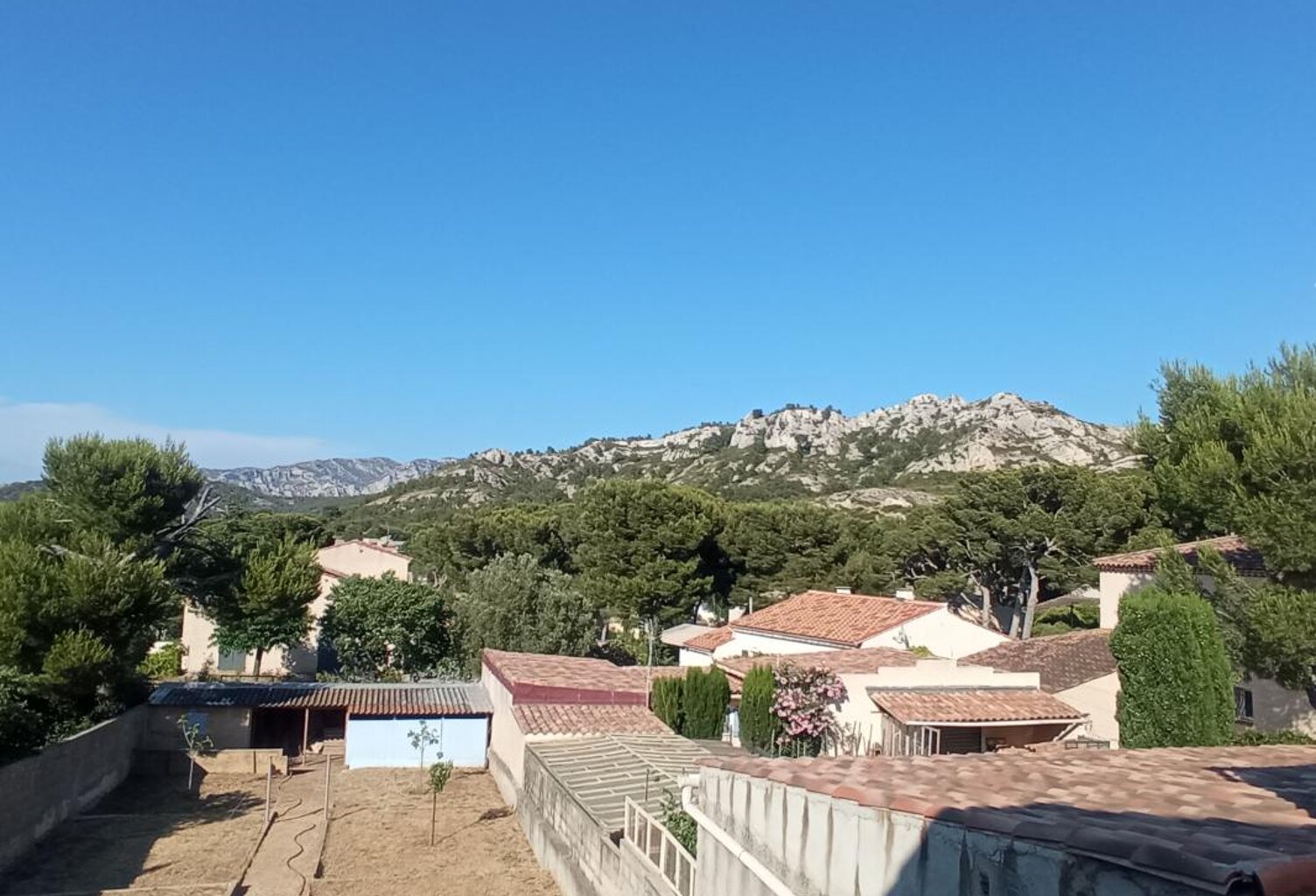 Maison À Vendre T4 Traversante de 105 m² avec jardin de 400 m² vue dégagée secteur Sormiou — photo 1