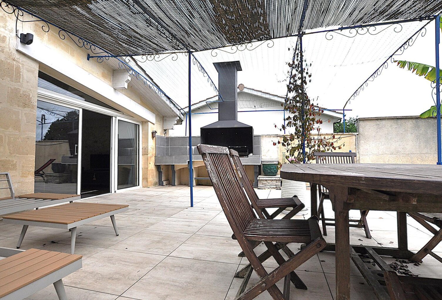 Vente maison 10 pièces 340 m² Capian (33550) — photo 1