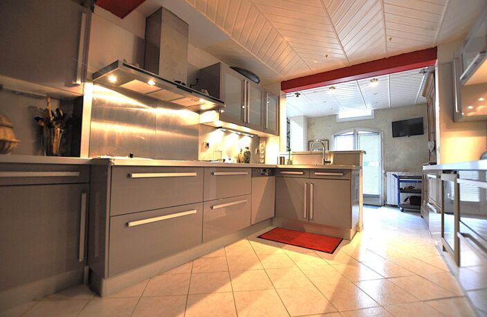 Vente maison 10 pièces 340 m² Capian (33550) — photo 3