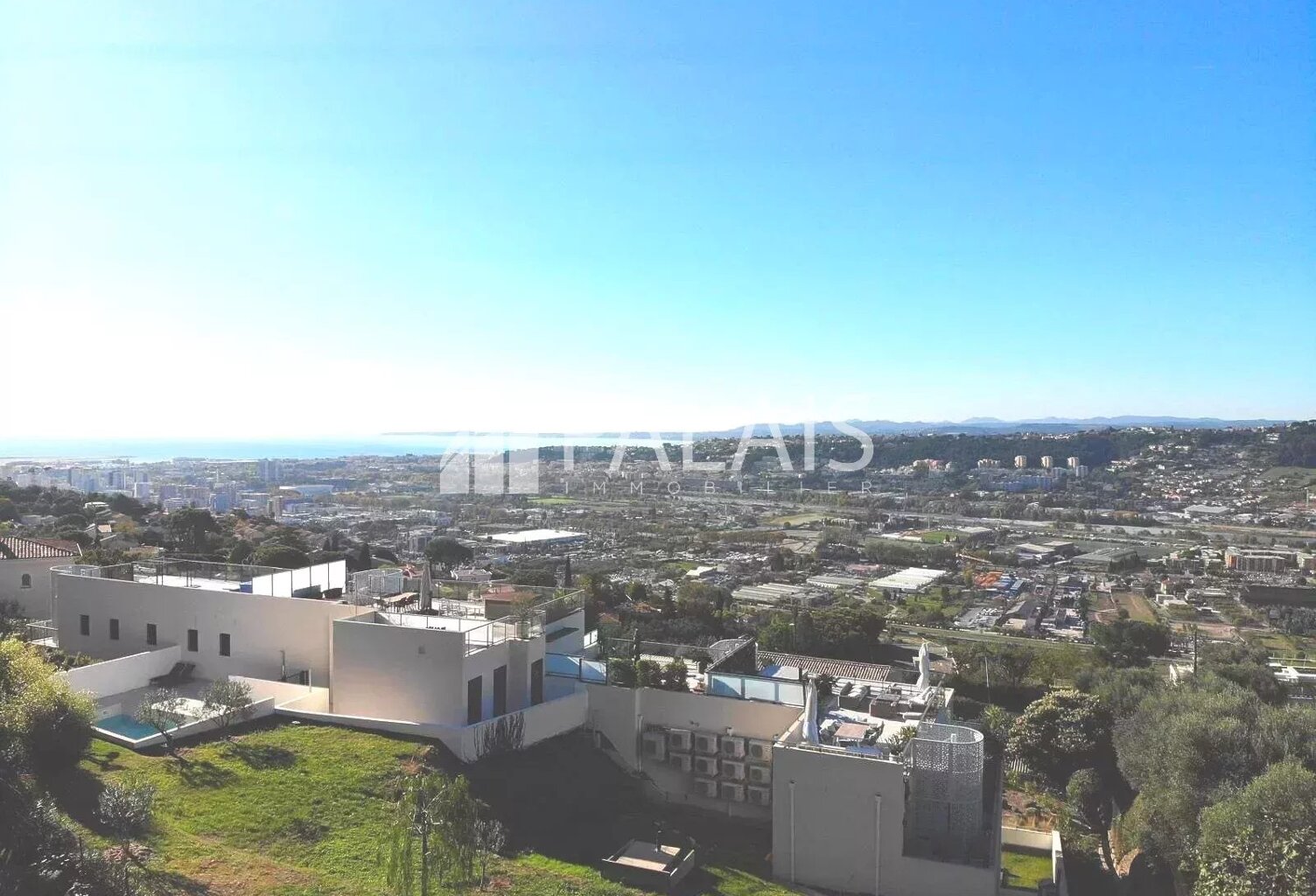 Vente terrain  636 m² Nice (06200) — photo 1