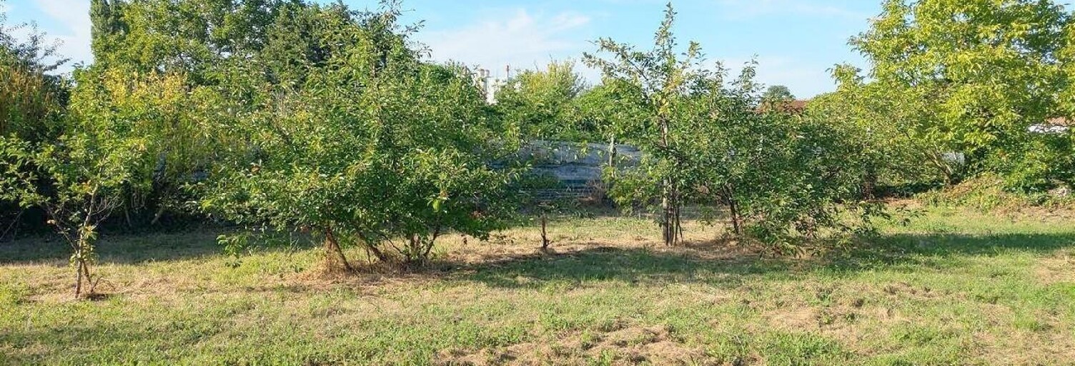 Terrain  1101 m² à vendre à Châteaubernard (16100)