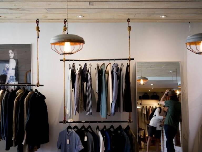 Local commercial — photo 1