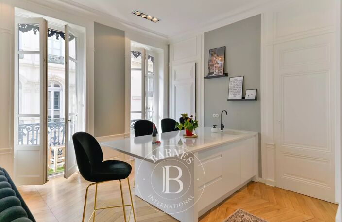 Lyon 2 - Jacobins - Appartement meublé et rénové de 72,03 m² - Balcon - 2 Chambres — photo 2