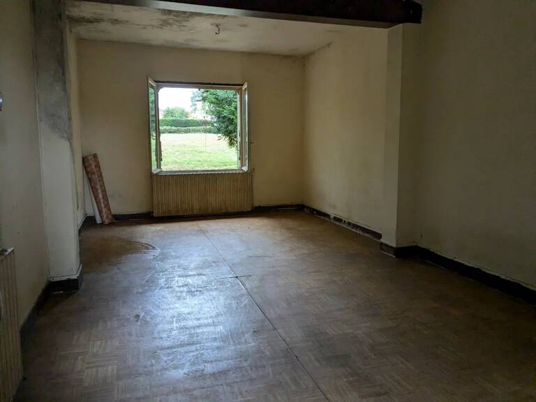 Maison et grand terrain à vendre à Etagnac! — photo 1