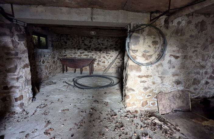 Maison et grand terrain à vendre à Etagnac! — photo 5