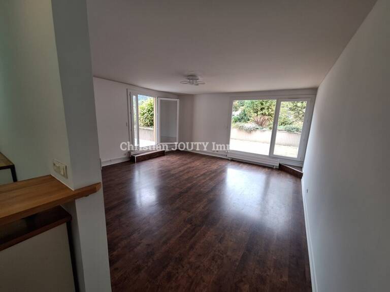 F4 — photo 1