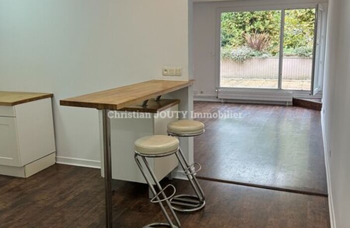F4 — photo 2