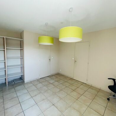 Commerce 2 pièces 92000 €