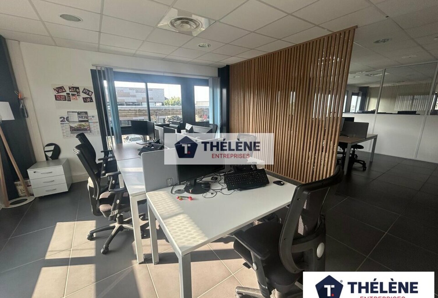 BUREAUX à LOUER — photo 1
