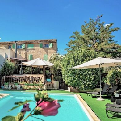 Commerce  740000 €