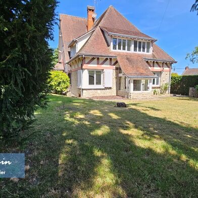 Maison 8 pièces 349900 €