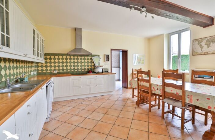 Vente maison 8 pièces 318 m² Berneuil (16480) — photo 3