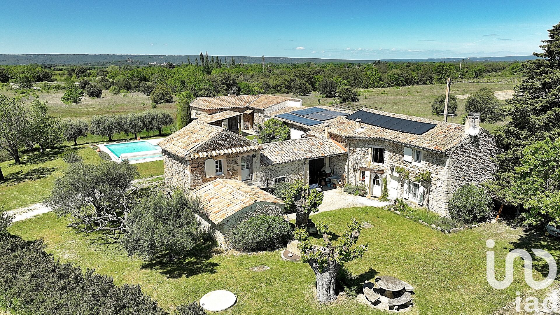 Richerenches - 241m² - 10p. - 7ch.