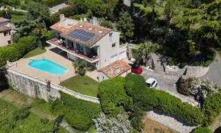 Maison 10 Pièces 247 m² à vendre à Saint-Jeannet (06640)