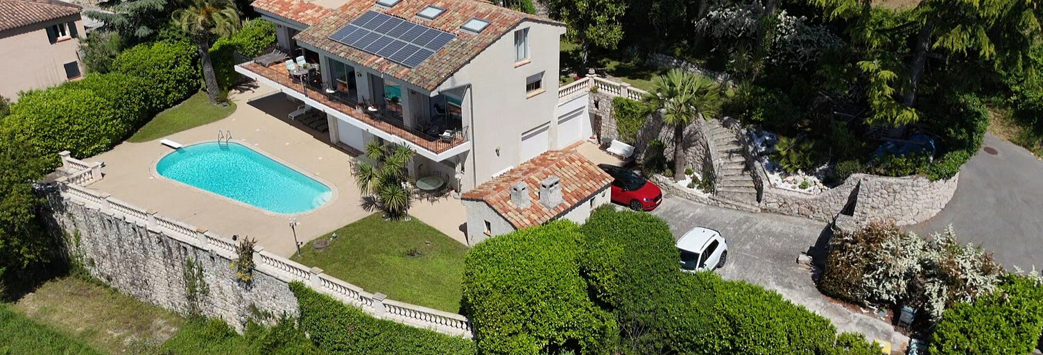 Maison 10 Pièces 247 m² à vendre à Saint-Jeannet (06640)