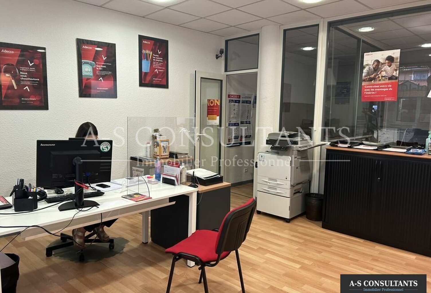 BUREAUX/LOCAUX PRO à louer — photo 1