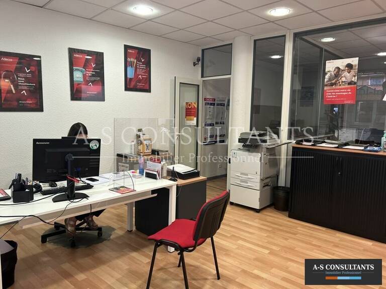 BUREAUX/LOCAUX PRO A LOUER — photo 1