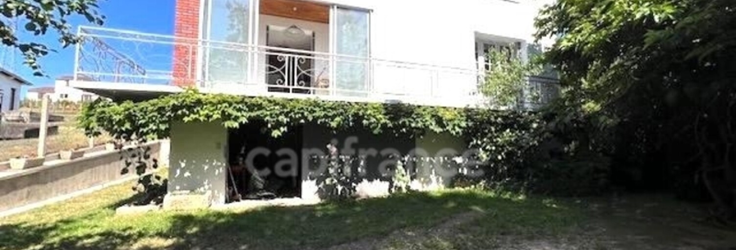 Maison 8 Pièces 171 m² à vendre à Saintes (17100)