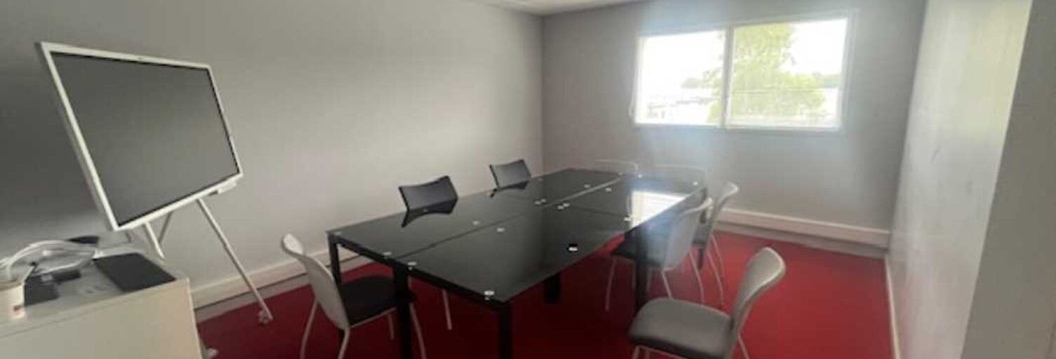 Bureau  619 m² à louer à Saint-Martin-des-Champs (29600)