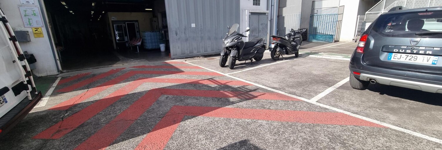 Local industriel 1 Pièce 1500 m² à louer à Le Port (97420)