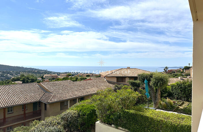 À VENDRE APPARTEMENT T2 VUE MER ET TERRASSE PLACE DE PARKING PRIVATIVE PISCINE, AUX ISSAMBRES — photo 2