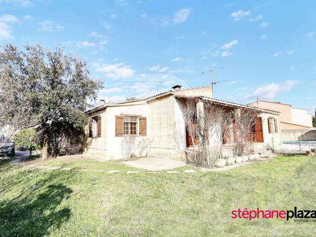 Maison Sarrians 147 m2 plain pied sur 980m² de jardin avec pi... — photo du bien