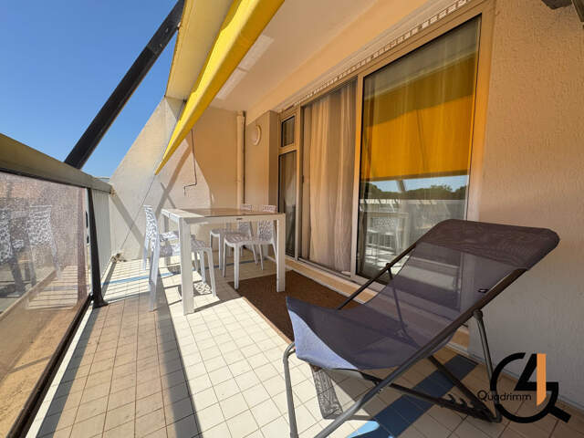 Studio avec cabine fermée, terrasse et parking — photo du bien