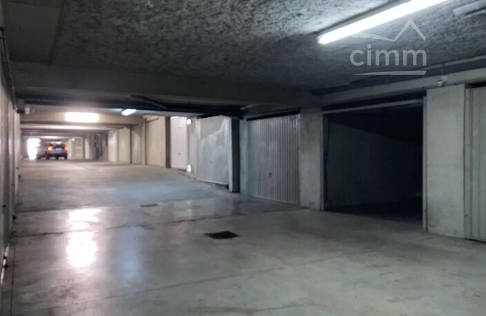 GARAGE 16m² à louer Aiguelongue résidence sécurisé — photo 2