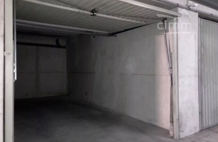 GARAGE 16m² à louer Aiguelongue résidence sécurisé — photo 4