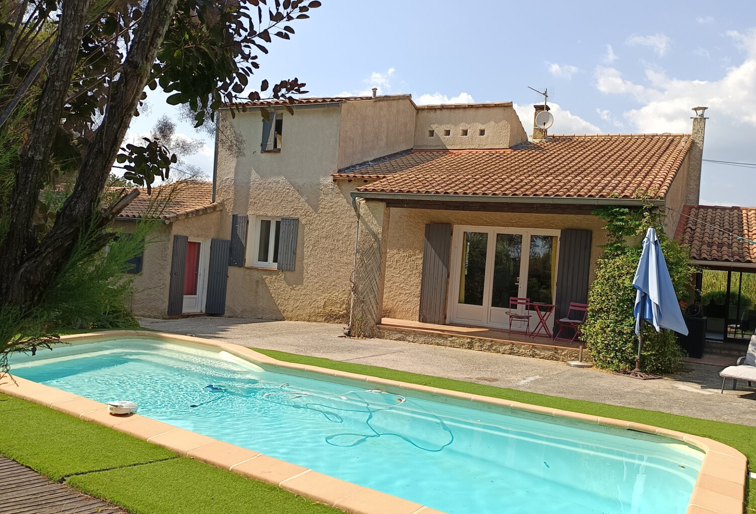 LA TOUR D'AIGUES : Maison T 5 — photo 1