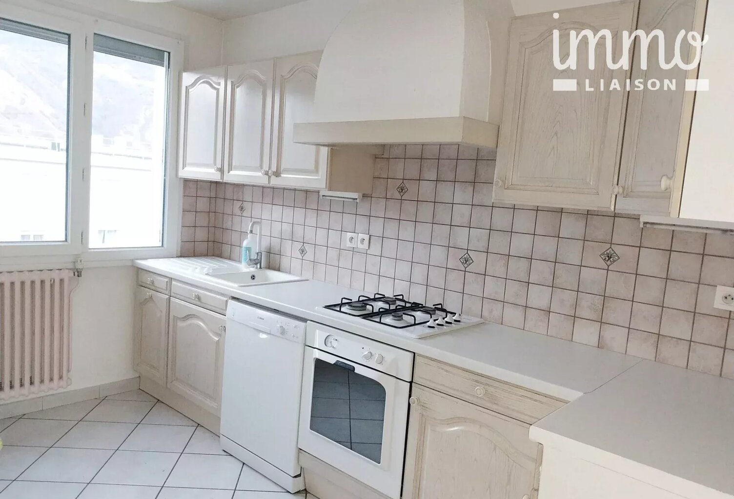 Appartement F4 avec cave et garage — photo 1
