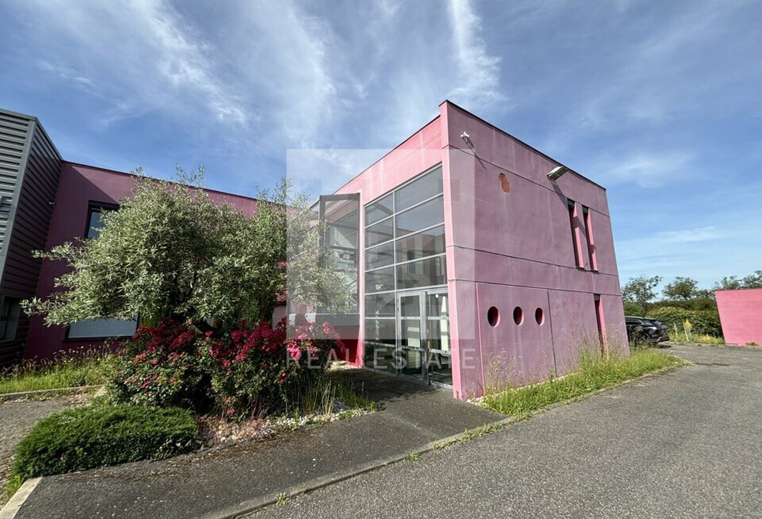 BUREAUX à LOUER — photo 1