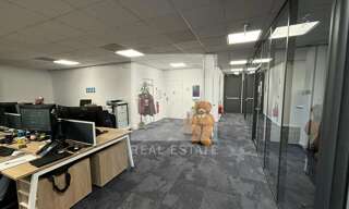 Bureau  316 m² à louer à Bron (69500)