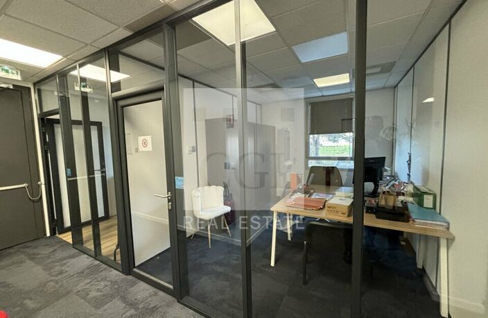 BUREAUX à LOUER — photo 2