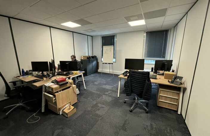 BUREAUX à LOUER — photo 3