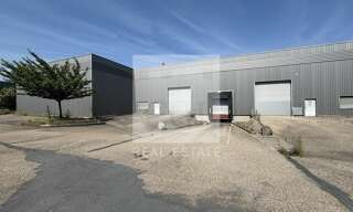 Commerce  3510 m² à louer à Saint-Priest (69800)