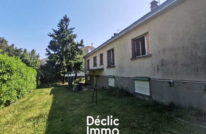 GRANDE MAISON A RENOVER CHAMPOMMIER/PAUL GUERIN — photo 2