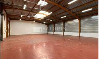 Commerce  744 m² à louer à Vénissieux (69200)