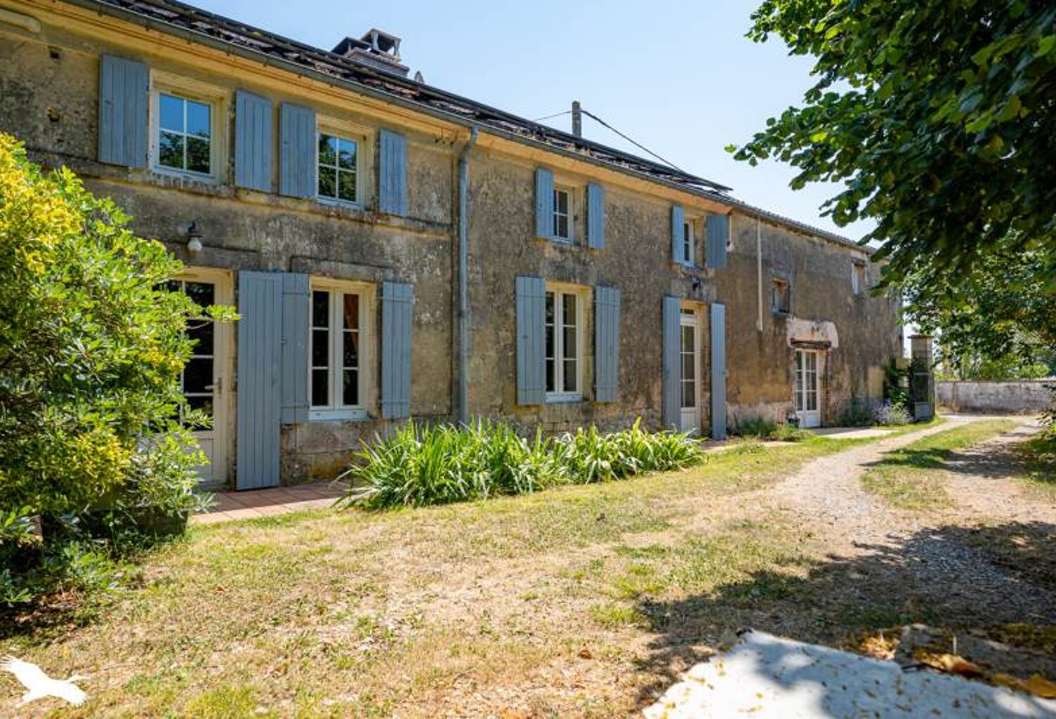 Charentaise de 7 pièces principales — photo 1