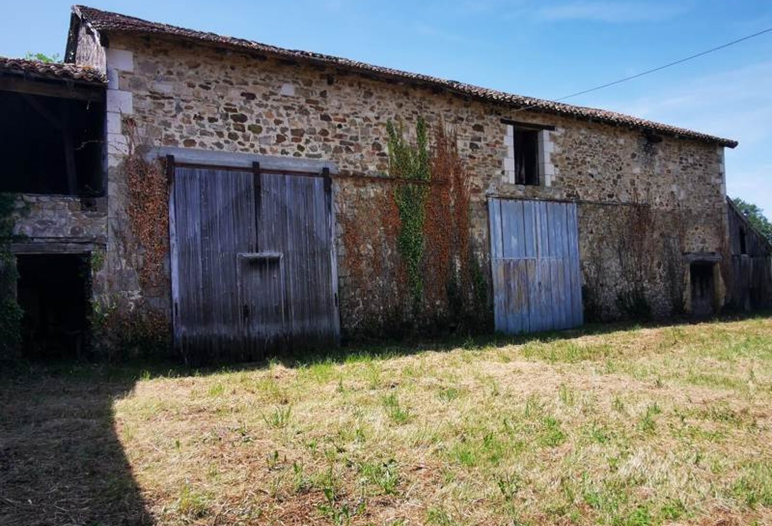 Grange de 1 pièces principales — photo 1