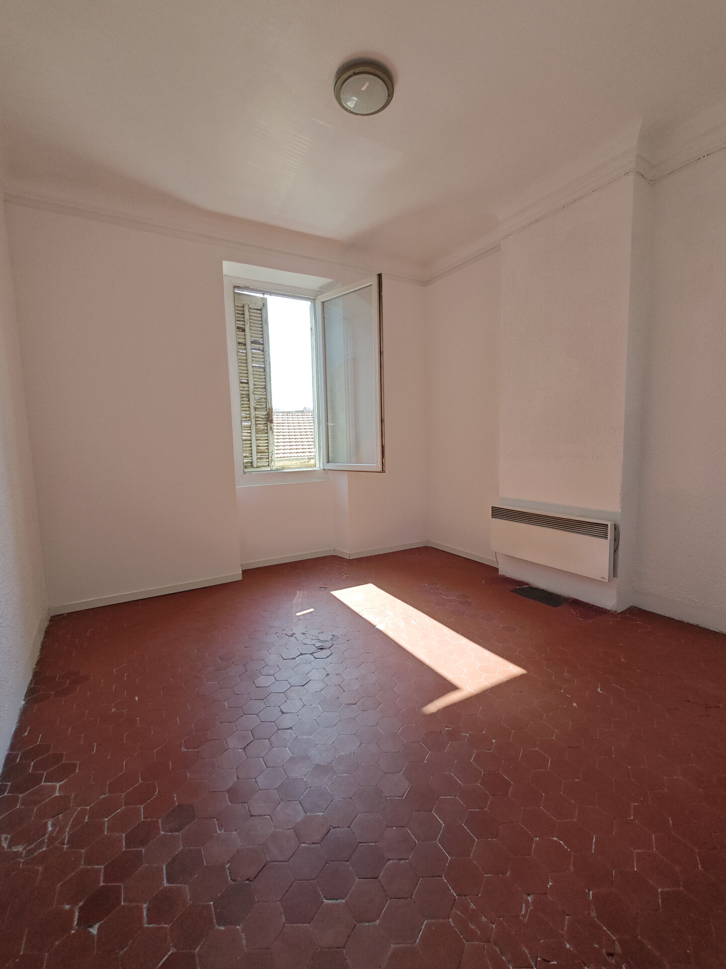 Appartement 1 pièces  à louer Marseille 4eme 13004