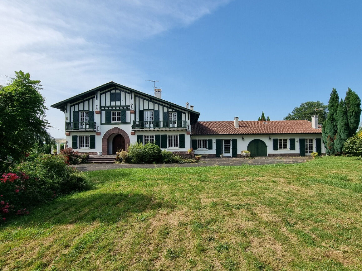 Propriété 12 pièces  à vendre Saint-Palais 64120