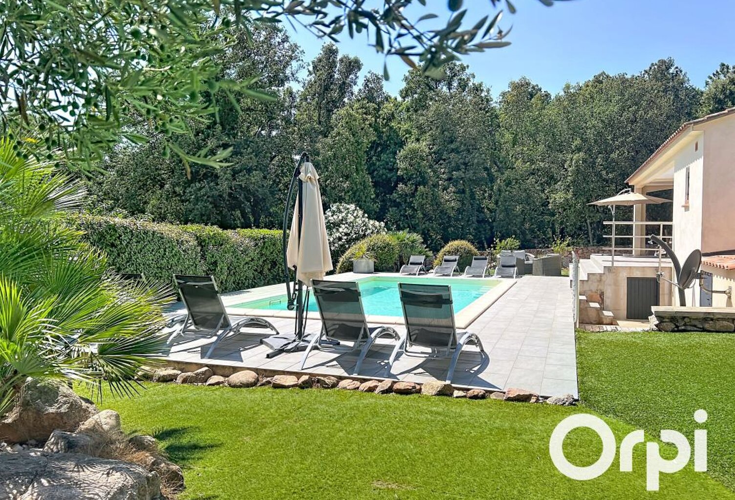 Ensemble Immobilier avec piscine - Idéal investissement locatif ou résidence familiale — photo 1