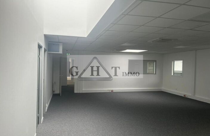 BUREAUX 250 M² A LOUER SAINT MAURICE — photo 2